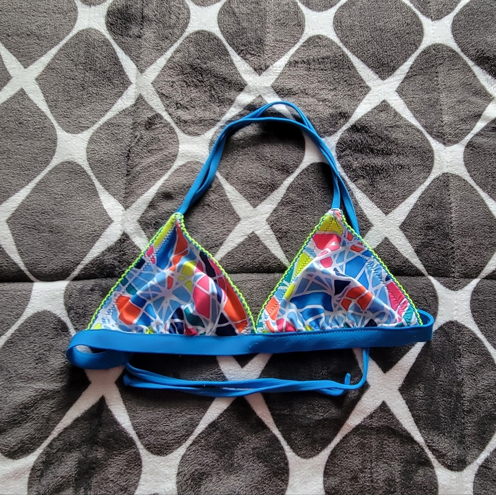 Speedo bikini top. Like new!